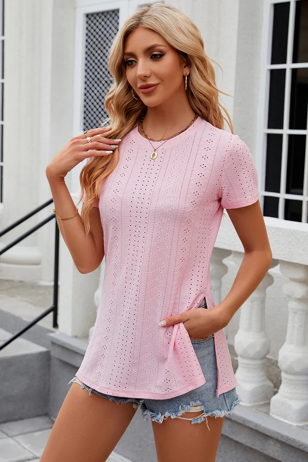 Solid color round neck loose short sleeved slit T-shirt top for women